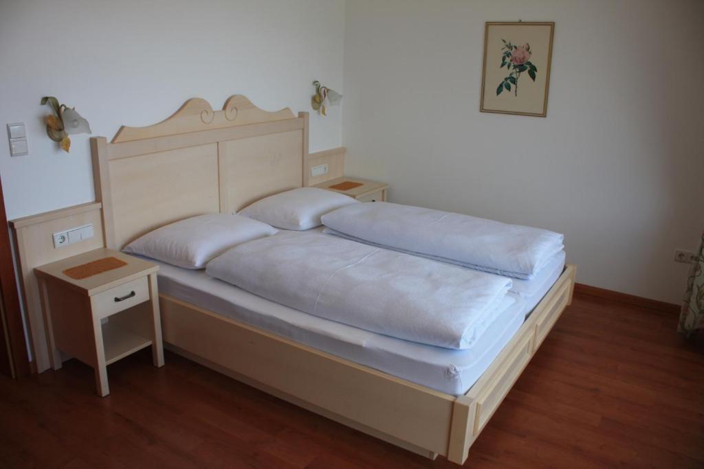 Appartement Tschivon Schenna Zimmer foto